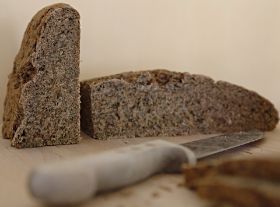Brennnessel Roggenbrot.jpg